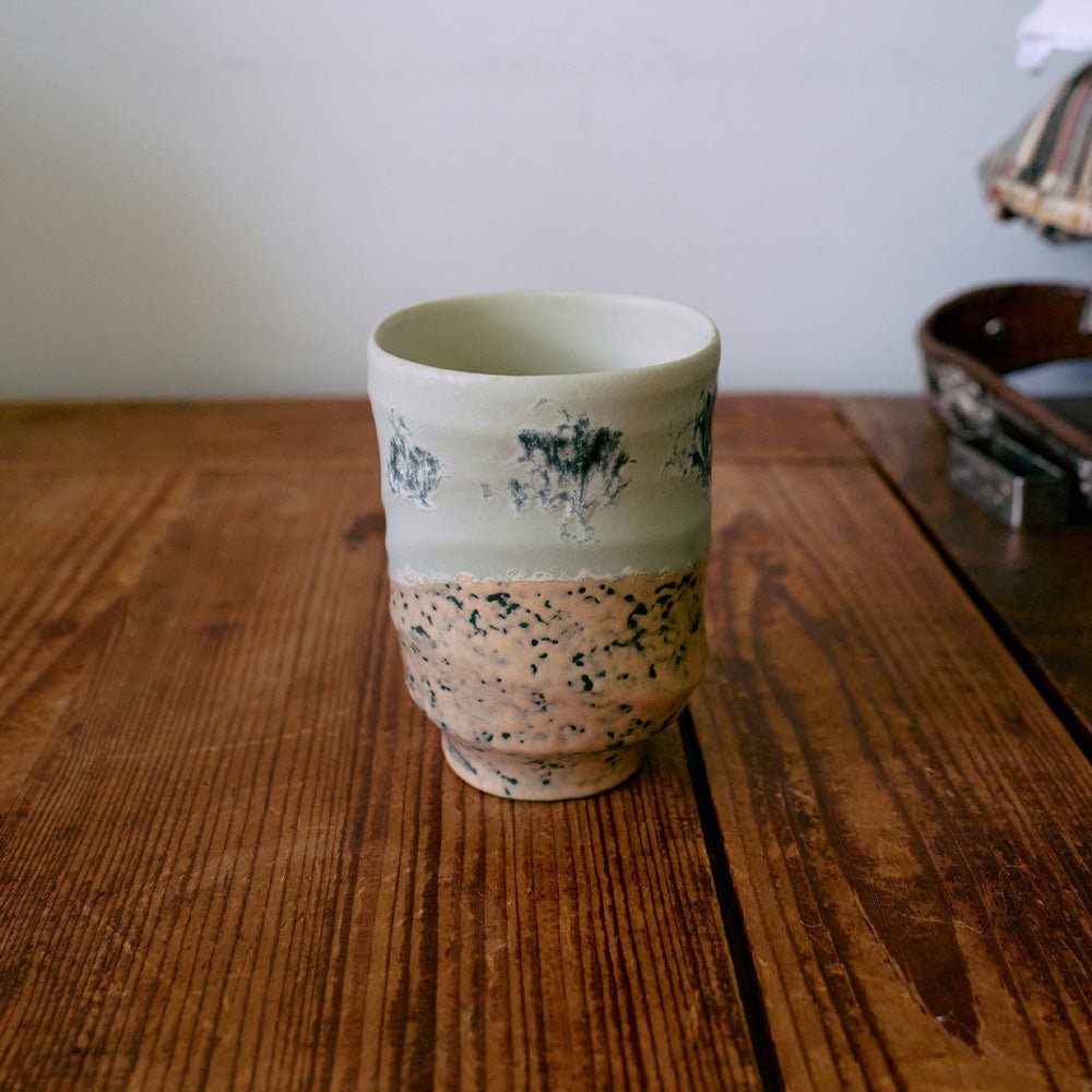 Céramiques d'artiste : Tasses à café (lot de 4)