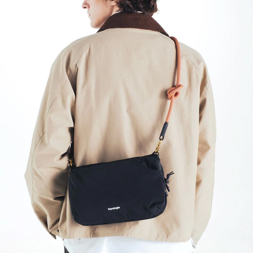 Bottle Sacoche Large Black Tech Sateen