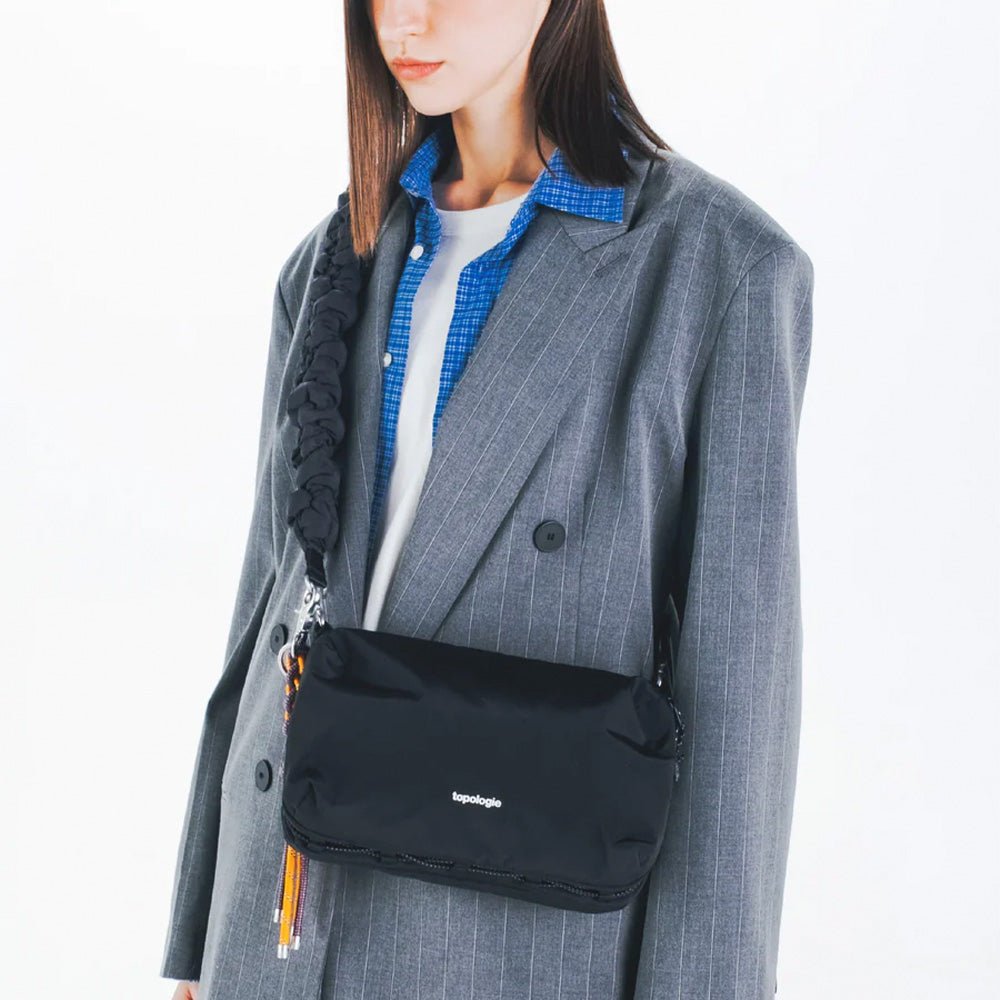 Bottle Sacoche Large Black Tech Sateen