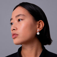 Daisy Pearl Sing Earring