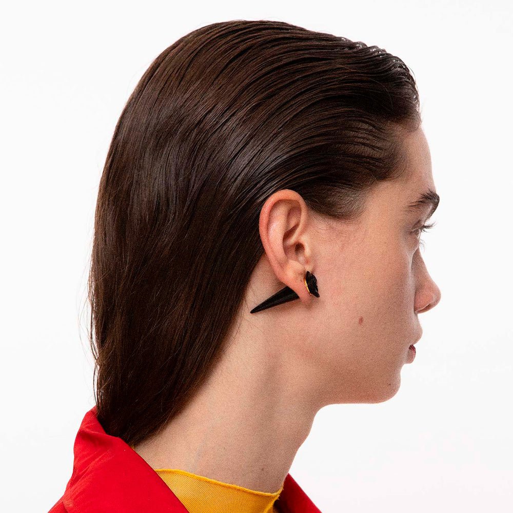 Mini Petunia Spike Sing Earring Black