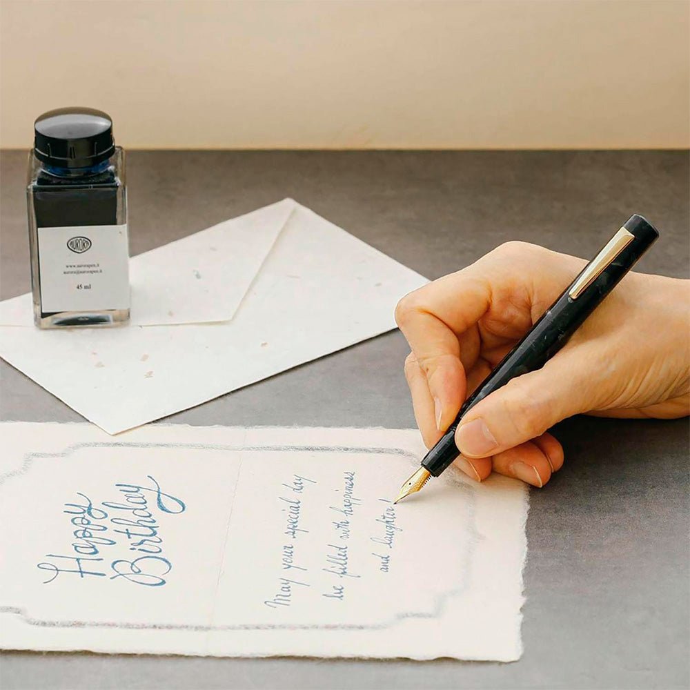 Marbled Fountain Pen Attache Black