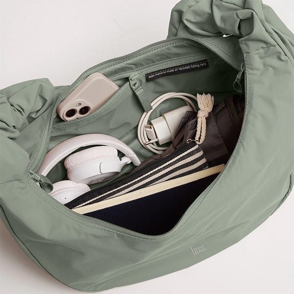Moon Bag Ruffle Bass