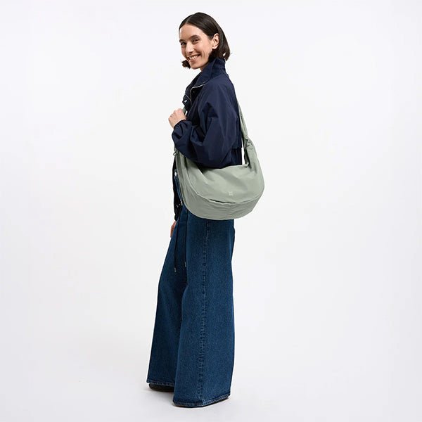 Moon Bag Ruffle Bass