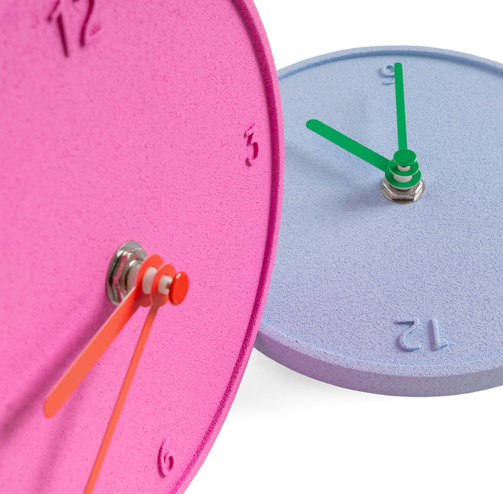 Montre ronde rose brut