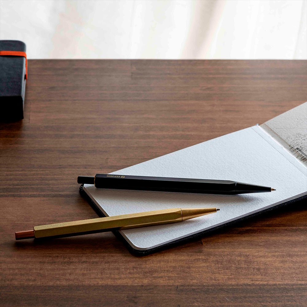 Classic Revolve - Portaminas Lite (Brass)