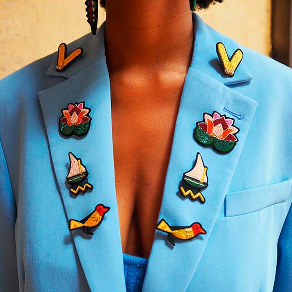 Broche brodée tête rouge