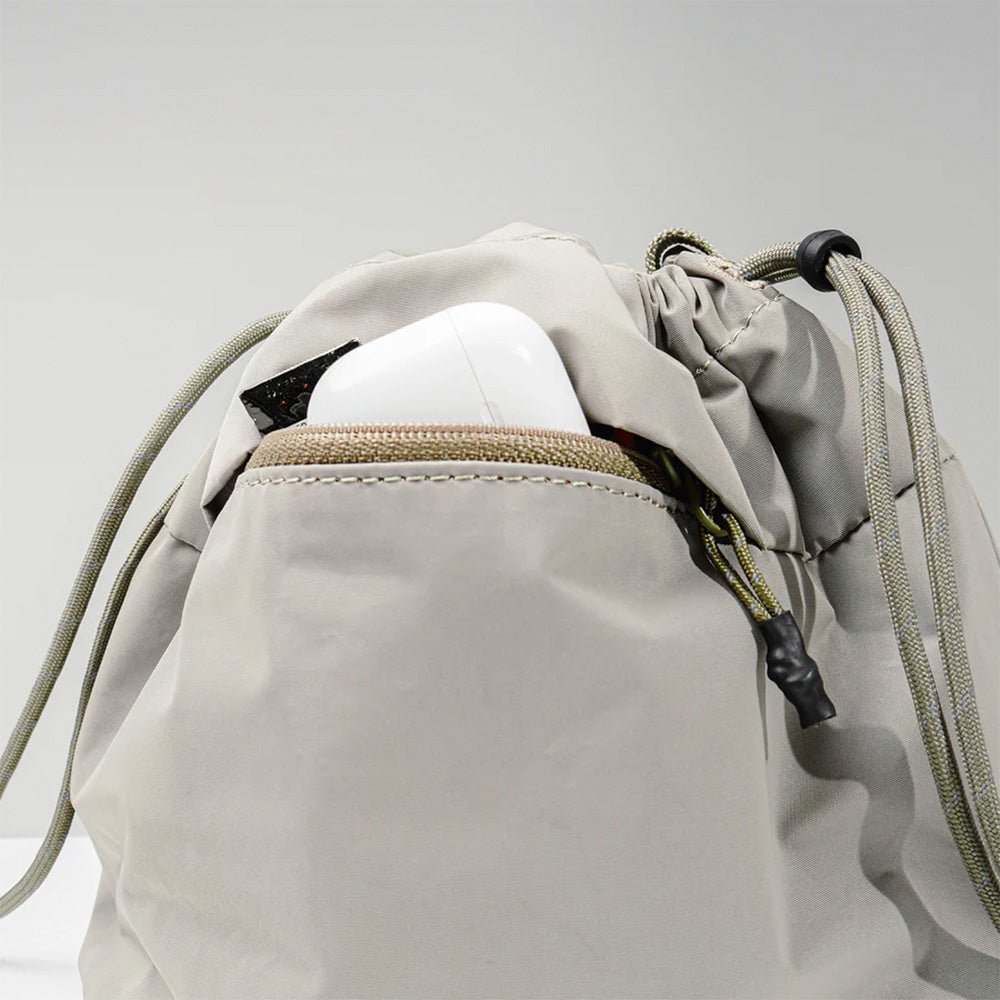 Reversible Bucket Black Tech Sateen