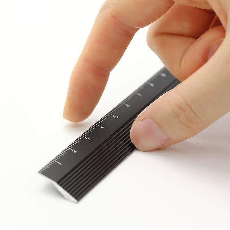 Règle en aluminium 15 cm noire