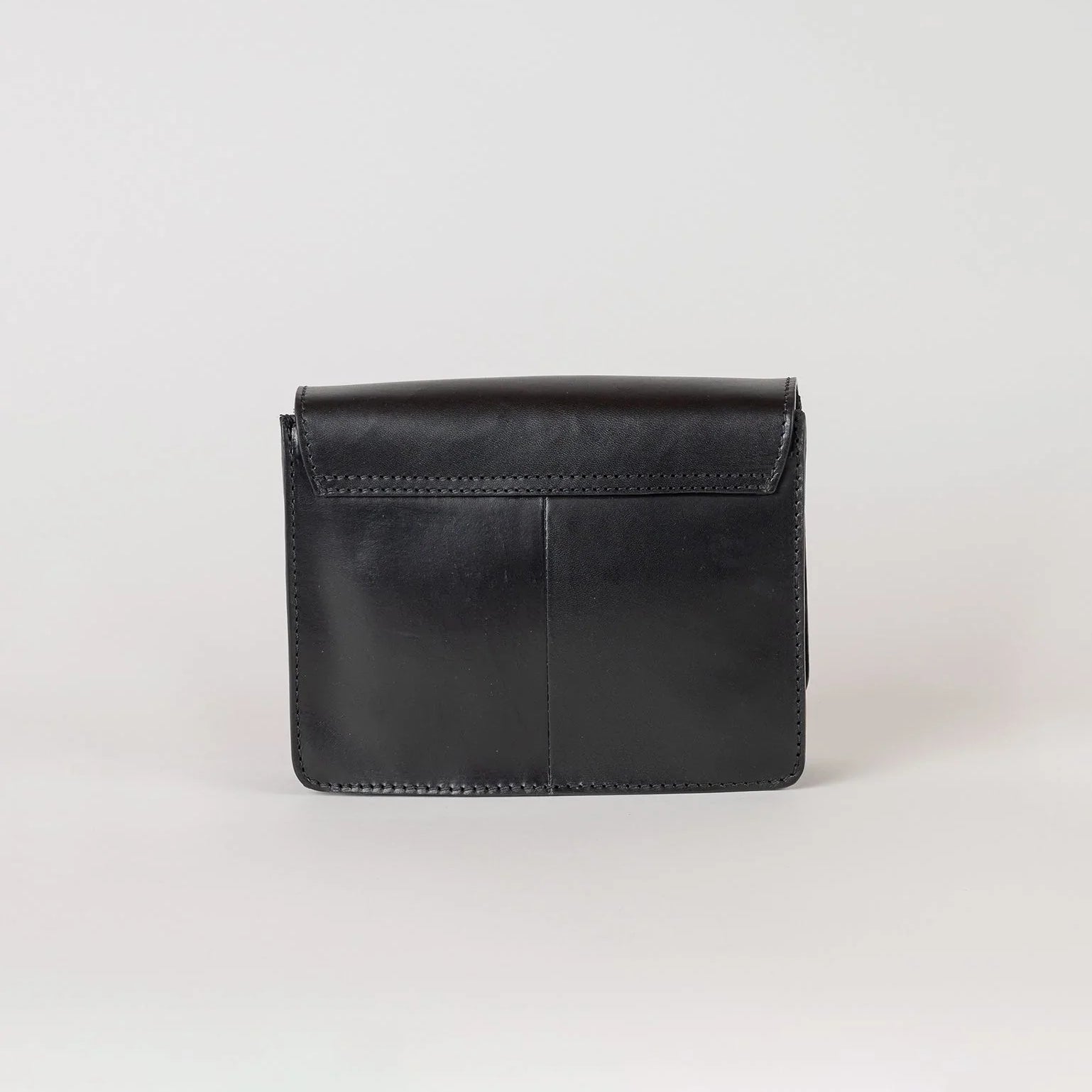 Bolso Mini Audrey Clásico Negro (Correa Tejida/ Correa de Piel)