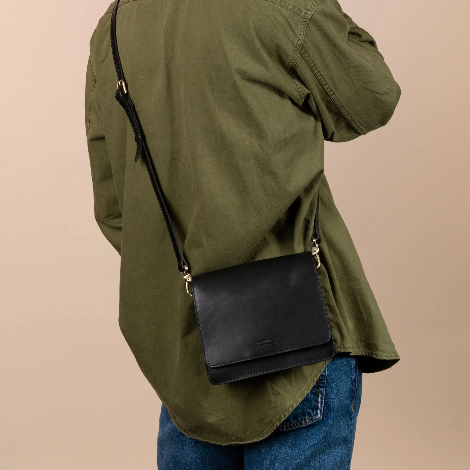 Bolso Mini Audrey Clásico Negro (Correa Tejida/ Correa de Piel)