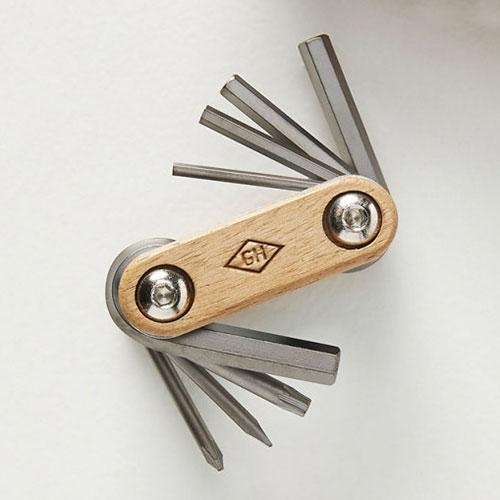 Outil multifonction de poche pour vélos