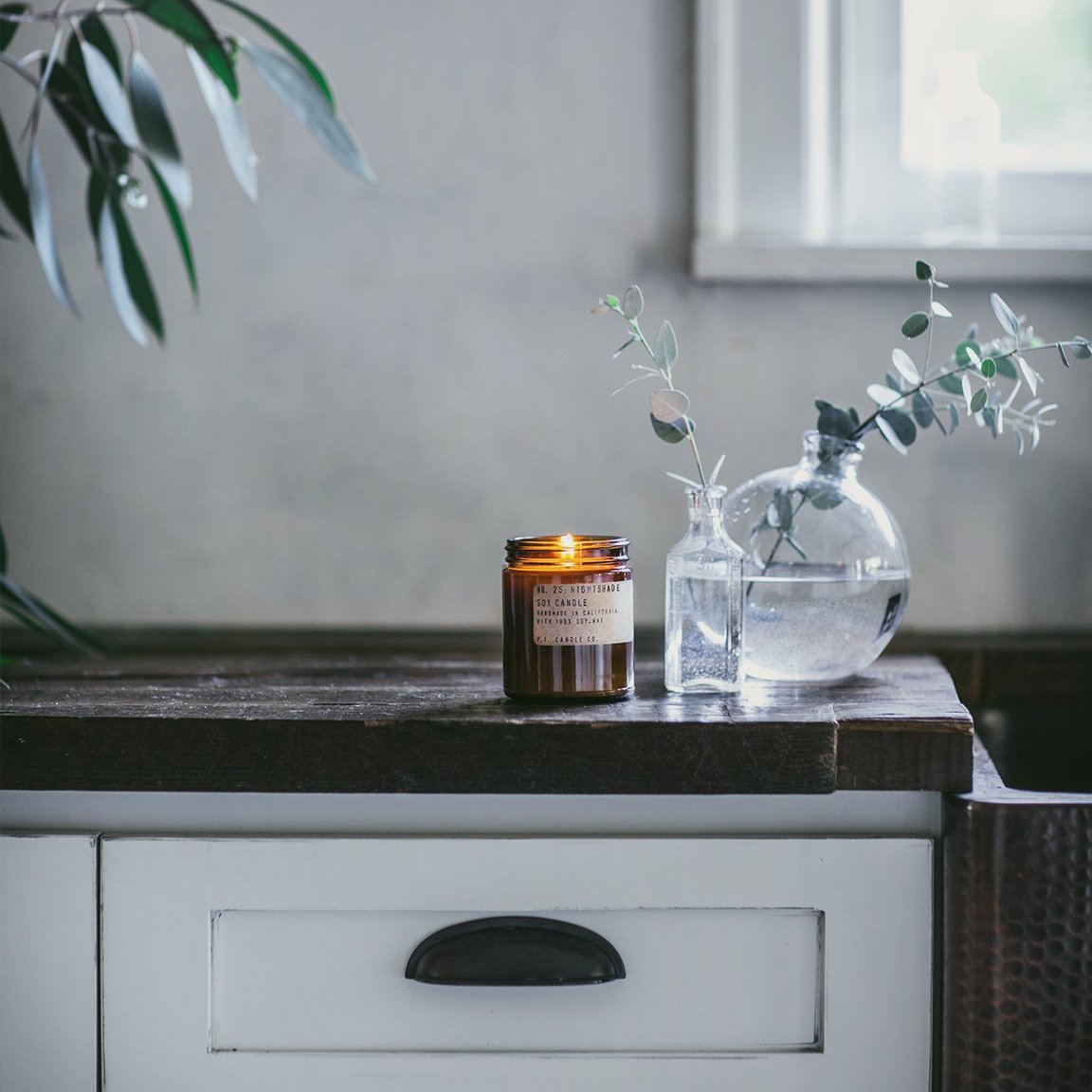 No. 32 Sandalwood Rose Soy Candle Large