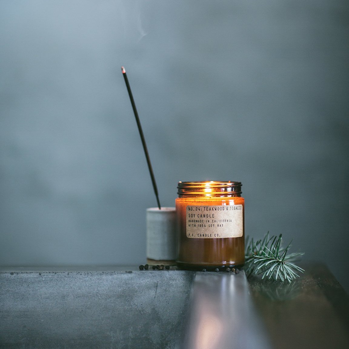 N° 04 Grande bougie de soja en bois de teck et tabac