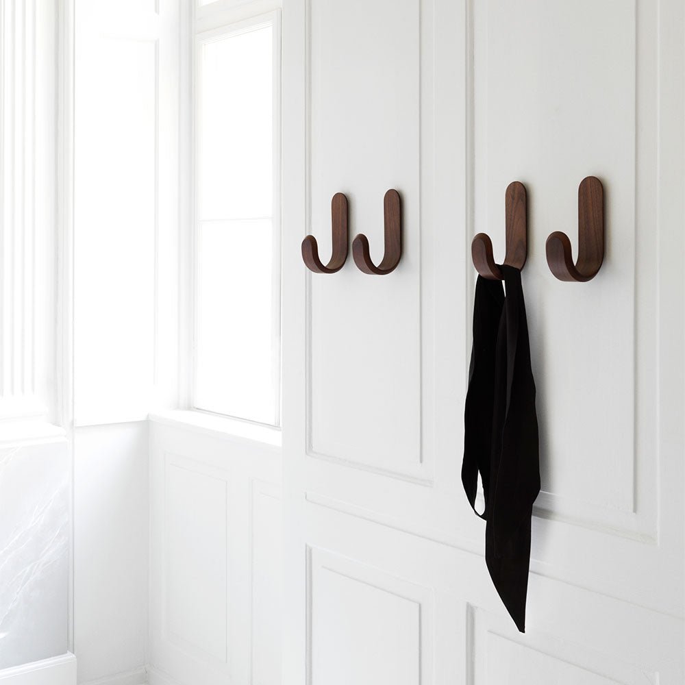 Curve Hook Walnut