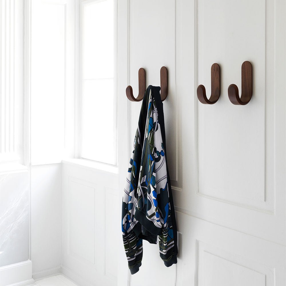 Curve Hook Walnut