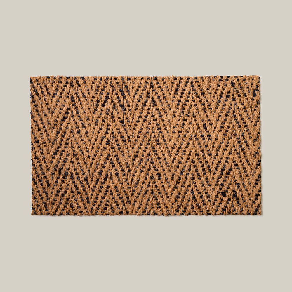 Paillasson en noix de coco tressé à chevrons noirs 45 x 75