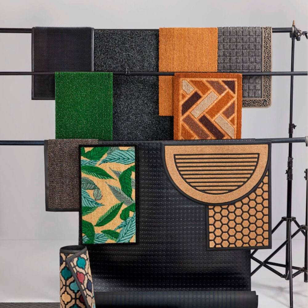 Paillasson en noix de coco tressé à chevrons noirs 45 x 75