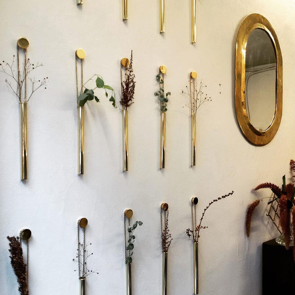 Florero Colgante con Embellecedor Magnético Latón