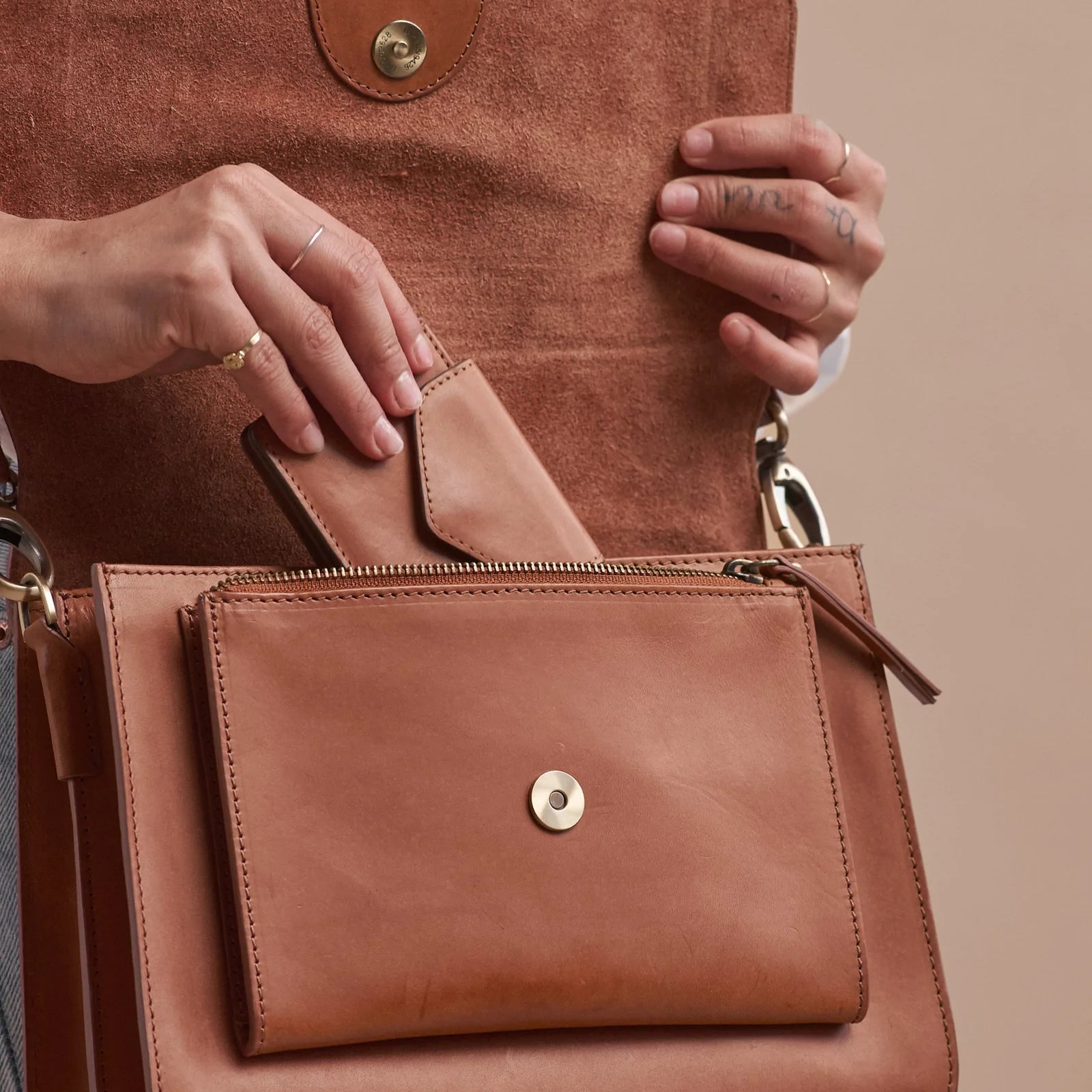 Cartera Harmónica Clásico Coñac