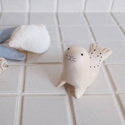 Pole Pole Wooden Animal Seal