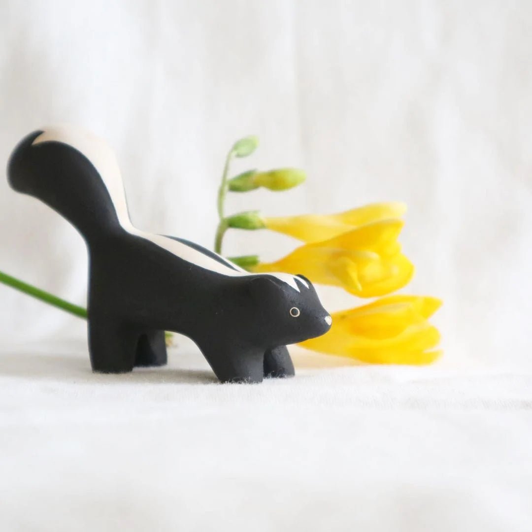 Pole Pole Wooden Animal Skunk