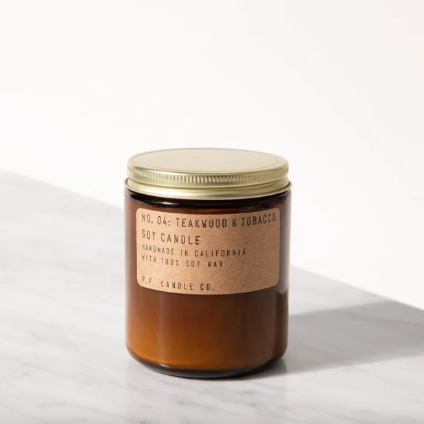 Bougie de soja standard en bois de teck et tabac n° 04
