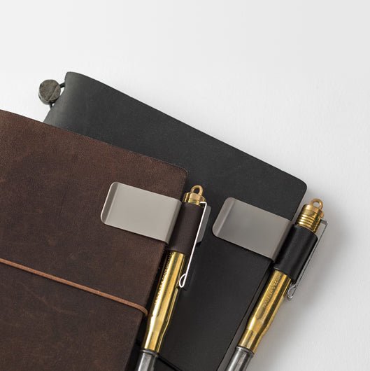 TRAVELER'S notebook Recambio 016 Sujeta Bolígrafo M Negro