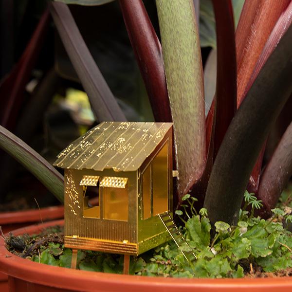 Pequeña Casa En El Árbol Para Tus Plantas