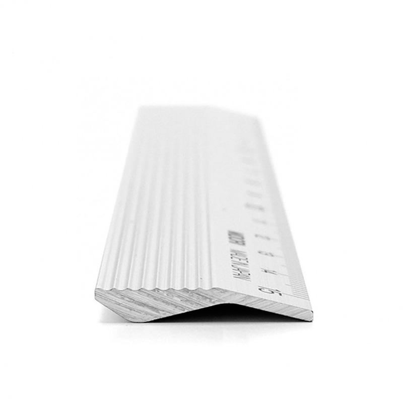 Règle en aluminium argenté de 15 cm