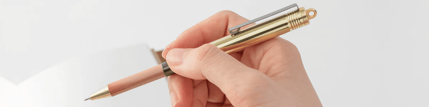 Como cambiar el recambio del Lápiz y Bolígrafo Latón de TRAVELER'S