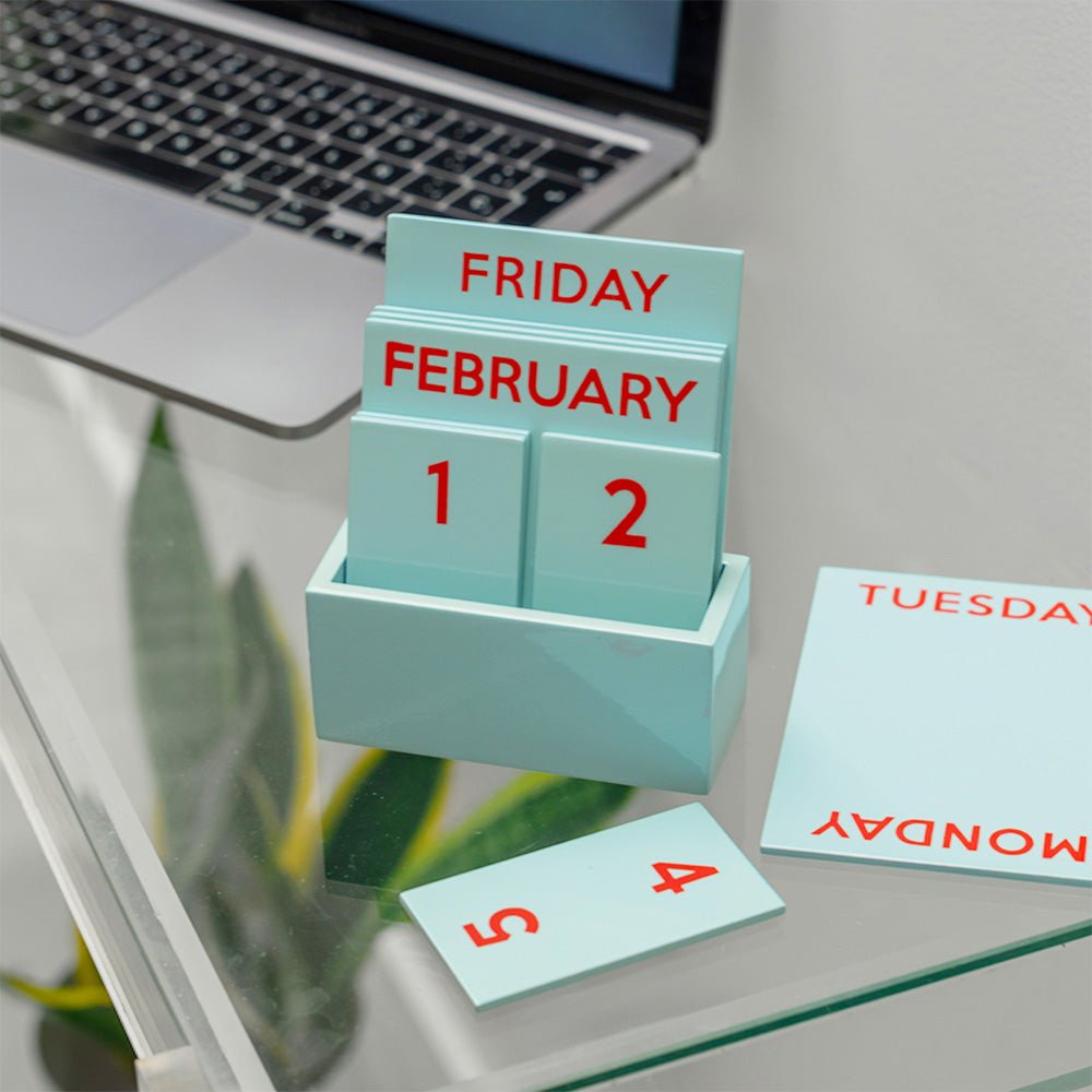 Petit calendrier perpétuel couleur bleu clair brillant
