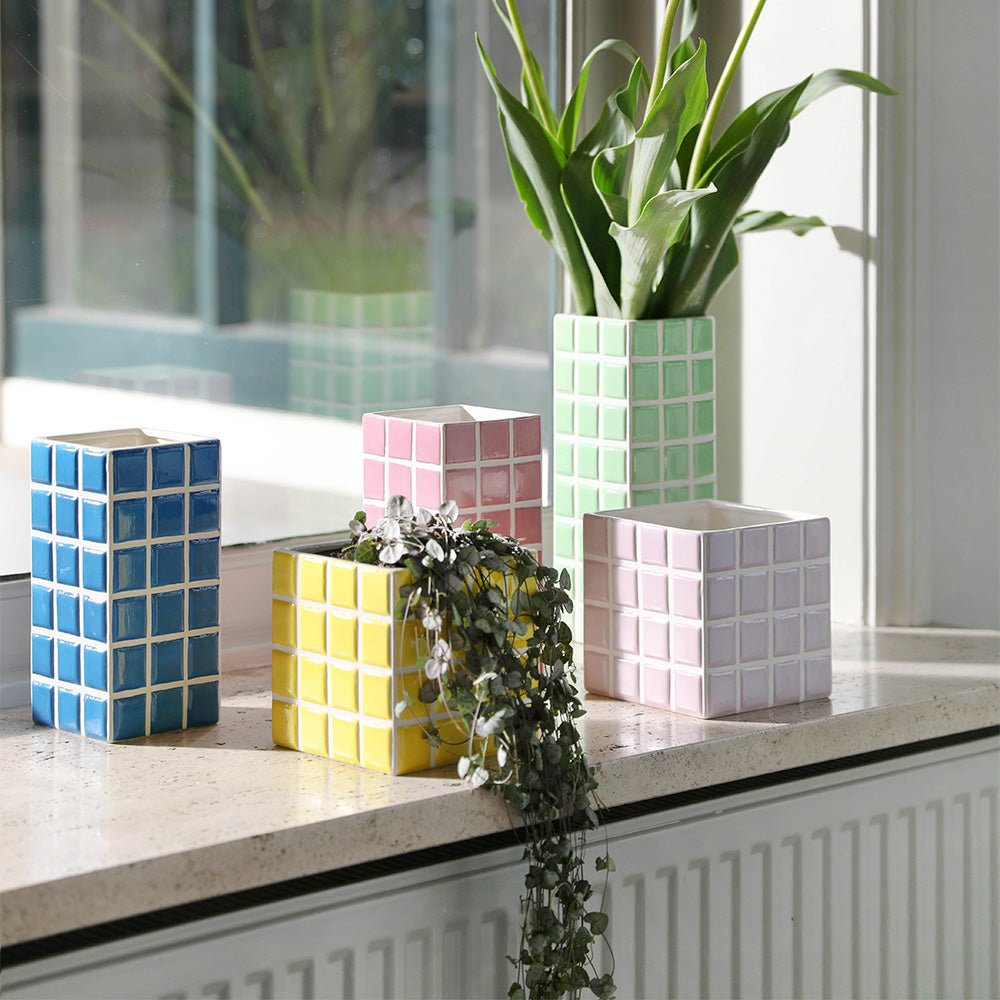 Pot de tuiles lilas
