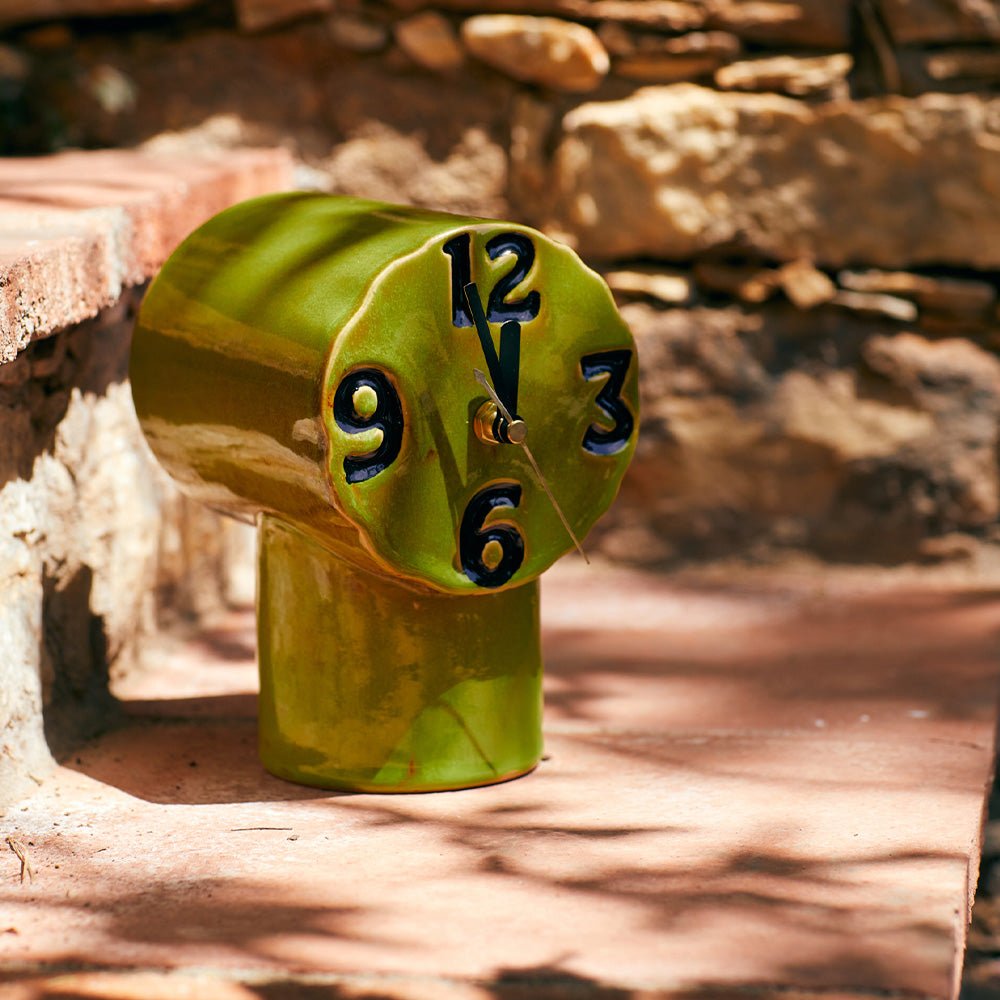 Horloge Rétro en Céramique Olive