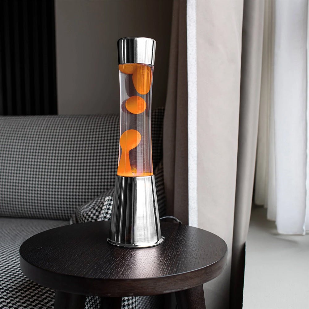 Lámpara de Lava con Base Cromo, Líquido Transparente y Lava Naranja