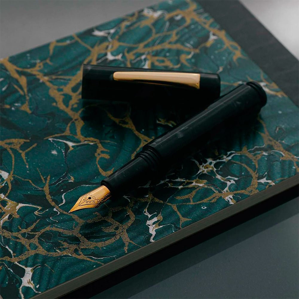 Marbled Fountain Pen Attache Black