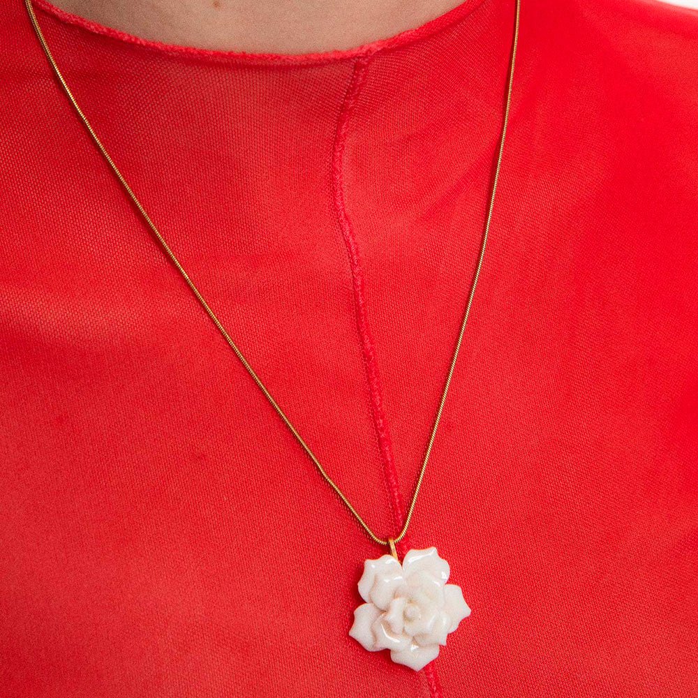 Rose Pedant White