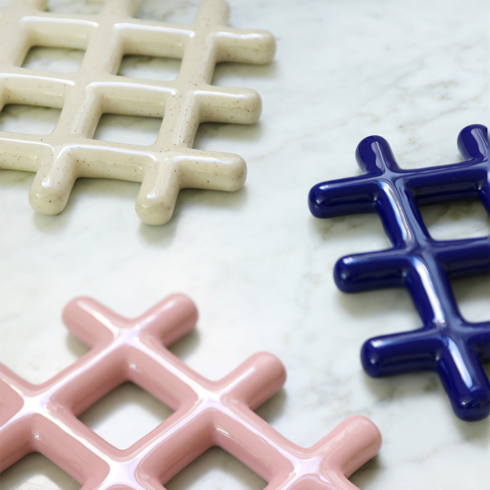 Trivet Grid Speckle