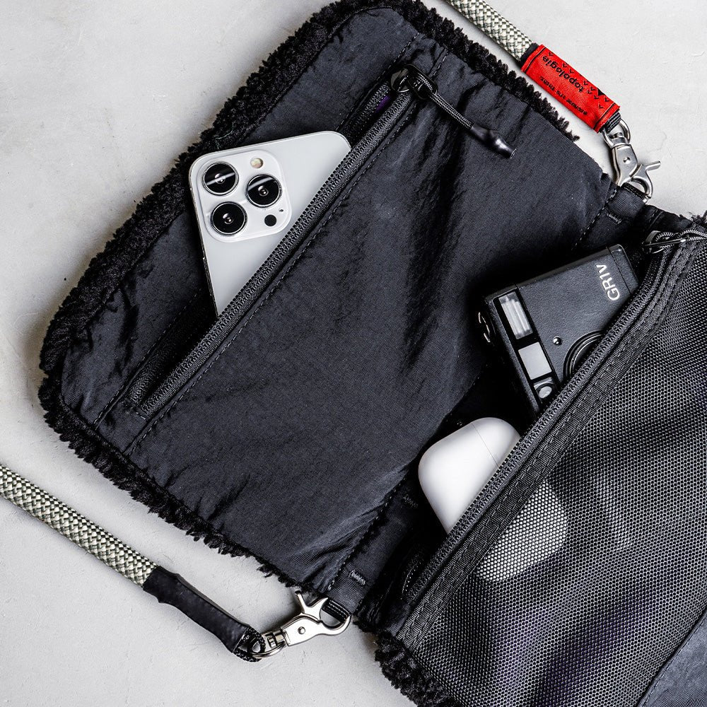 Flat Sacoche Small Black Tech Sateen