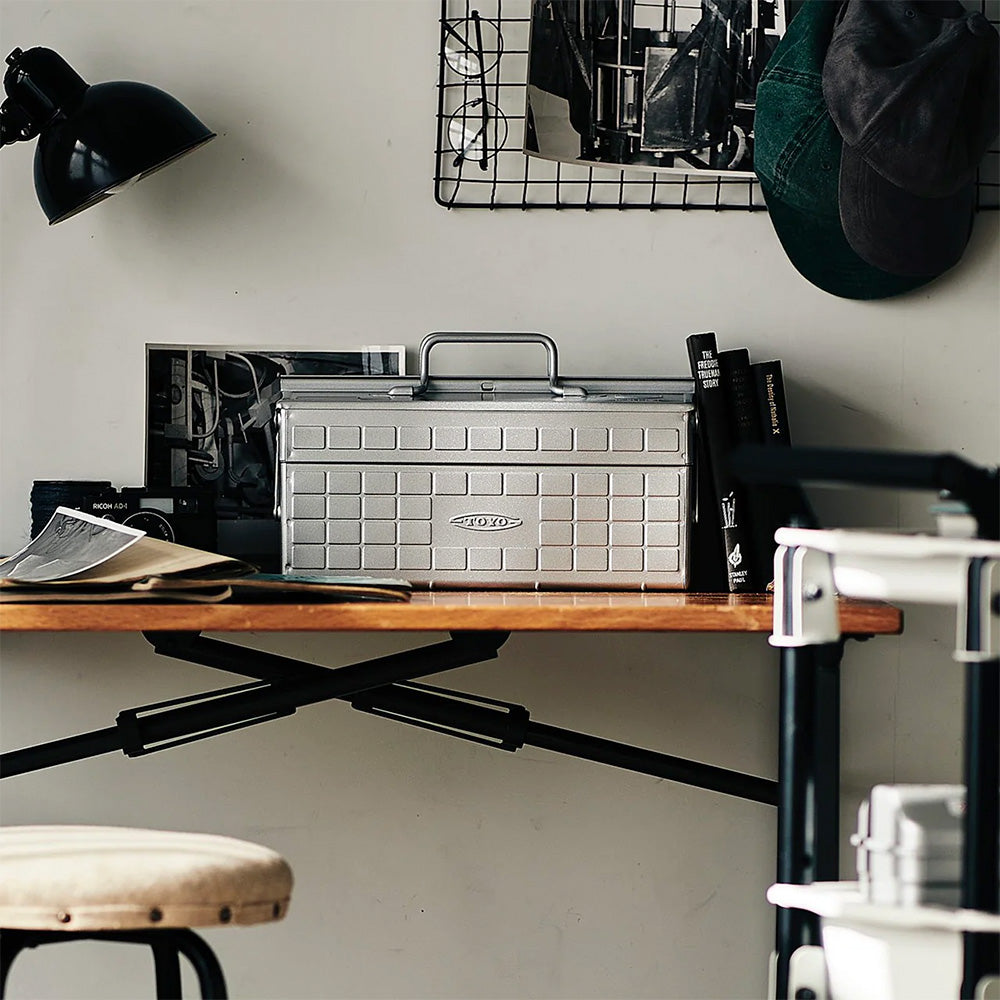 Boîte à outils argentée ST-350