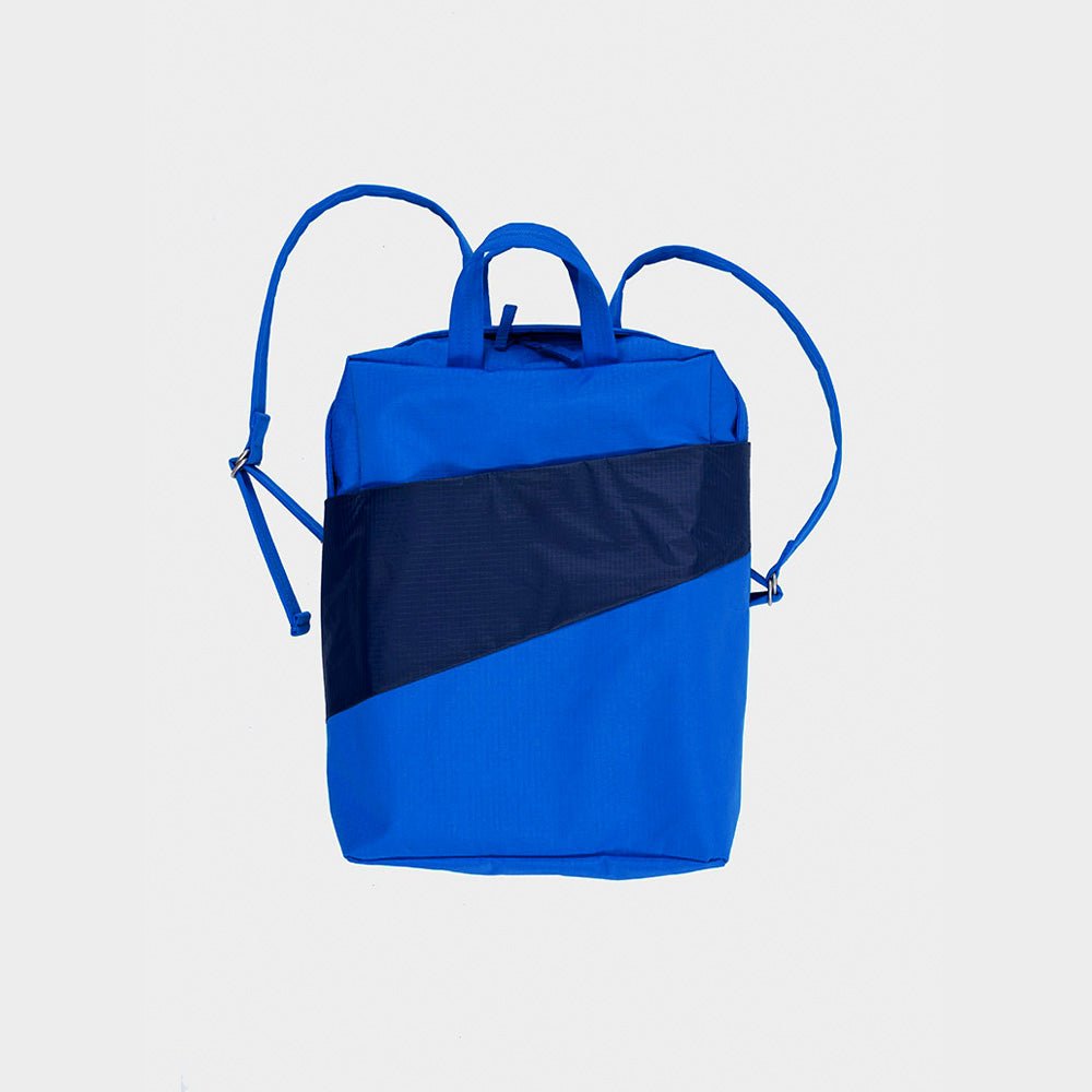 Le nouveau sac à dos bleu et marine