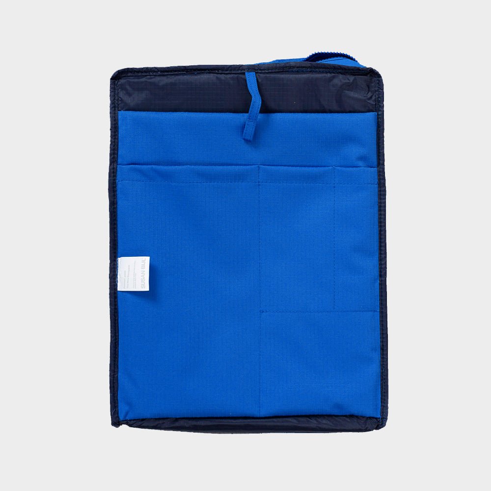 Le nouveau sac à dos bleu et marine