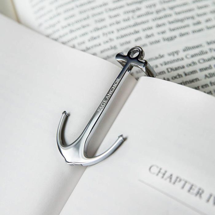 Page Anchor Winter Platinum Page Holder