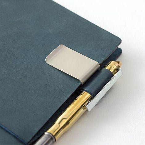 TRAVELER'S notebook Recharge 016 Porte-stylo M Bleu